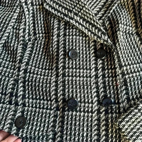 Tommy Hilfiger - Picture 2 of 5